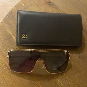 Chanel sunglasses runnway 2021 comes with the poshette